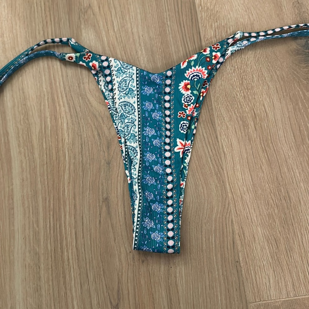 BRAND NEW BIKINI BOTTOMS
